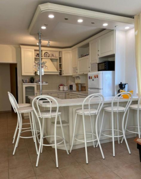 Гостиница Luxury Breeze Apartment  Несебыр